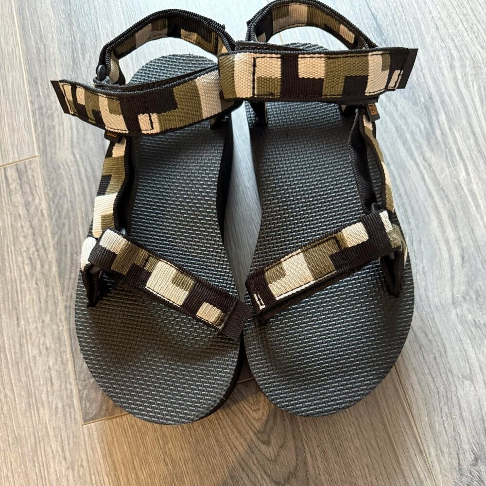 2 PAIR Teva Platform Universal Sandals